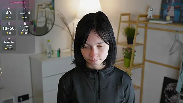 SuzanneHowse online show from 4, 11, 2025