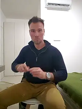 Snapshot of mrlyuis chatting on 27, 11, 2025 mrlyuis online show from 27, 11, 2025