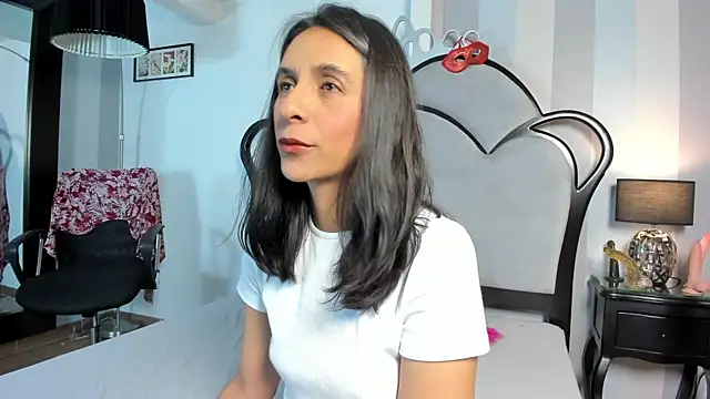 MiaAmore  online show from 8, 7, 2026