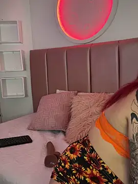 Snapshot of evaa_jones1 chatting on 18, 9, 2025 evaa jones1 online show from 18, 9, 2025