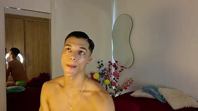 Snapshot of Troye_Williams chatting on 2, 5, 2026 Troye Williams online show from 2, 5, 2026