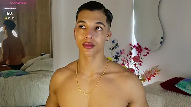 Snapshot of Troye_Williams chatting on 8, 6, 2026 Troye Williams online show from 8, 6, 2026
