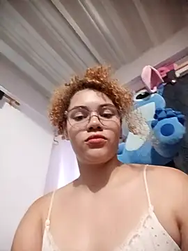 Snapshot of SirenRouge_69 chatting on 5, 10, 2025 SirenRouge 69 online show from 5, 10, 2025