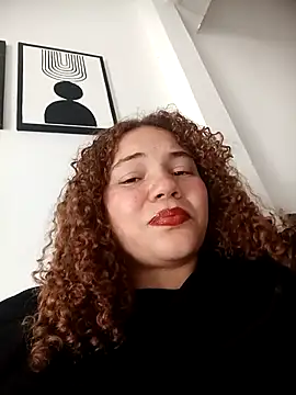 Snapshot of SirenRouge_69 chatting on 28, 10, 2025 SirenRouge 69 online show from 28, 10, 2025