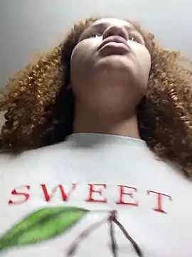 Snapshot of SirenRouge_69 chatting on 15, 12, 2025 SirenRouge 69 online show from 15, 12, 2025