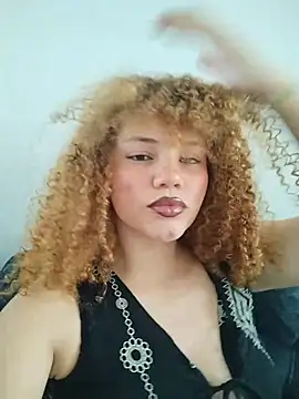 Snapshot of SirenRouge_69 chatting on 4, 2, 2026 SirenRouge 69 online show from 4, 2, 2026