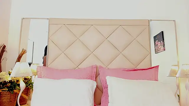 LuciaBenett  online show from 18, 1, 2026