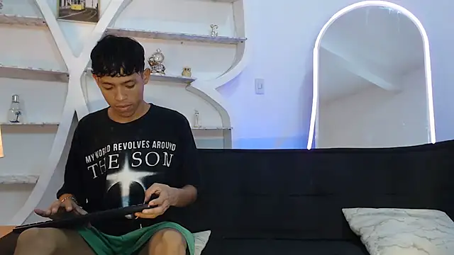 BEAUTY BOYS1 online show from 25, 9, 2025