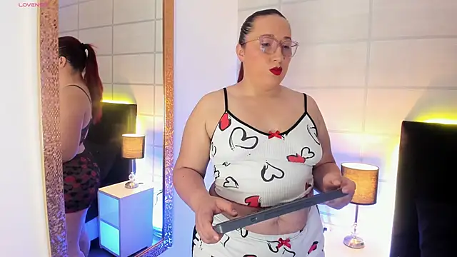 fieryluciana online show from 30, 9, 2025