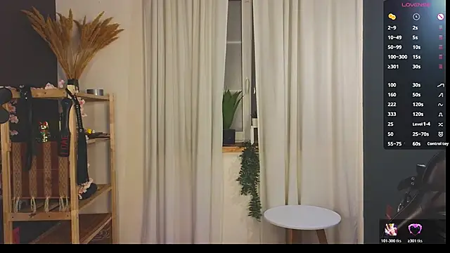 laracroftmansion online show from 28, 11, 2025