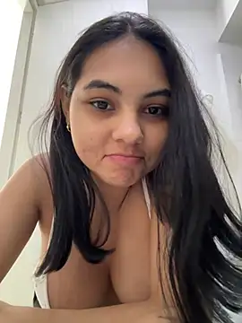 AlinnaRosee  online show from 20, 6, 2026