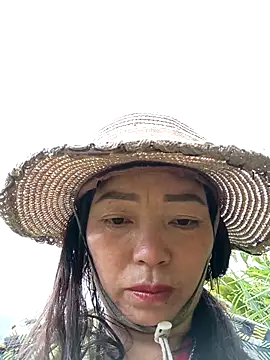 Snapshot of _Helala_ chatting on 12, 9, 2025 Helala online show from 12, 9, 2025