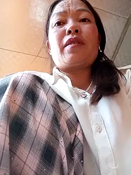 Snapshot of _Helala_ chatting on 3, 10, 2025 Helala online show from 3, 10, 2025