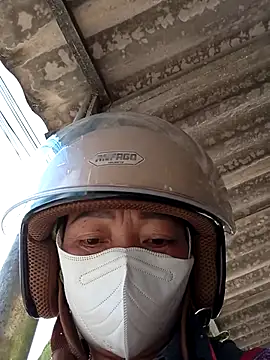 Snapshot of _Helala_ chatting on 5, 10, 2025 Helala online show from 5, 10, 2025