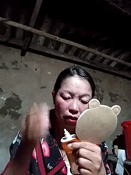 Snapshot of _Helala_ chatting on 18, 10, 2025 Helala online show from 18, 10, 2025