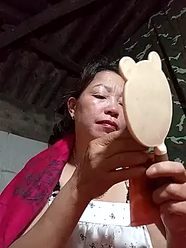 Snapshot of _Helala_ chatting on 24, 10, 2025 Helala online show from 24, 10, 2025