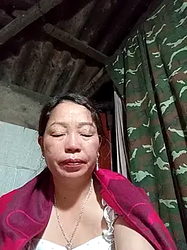 Snapshot of _Helala_ chatting on 3, 11, 2025 Helala online show from 3, 11, 2025