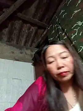 Snapshot of _Helala_ chatting on 5, 11, 2025 Helala online show from 5, 11, 2025