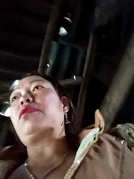 Snapshot of _Helala_ chatting on 5, 11, 2025 Helala online show from 5, 11, 2025