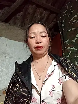 Snapshot of _Helala_ chatting on 11, 11, 2025 Helala online show from 11, 11, 2025