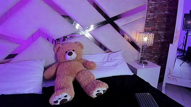 Valery Brand online show from 5, 11, 2025