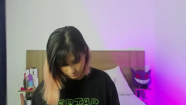 Snapshot of Akatsumi_ chatting on 12, 9, 2025 Akatsumi  online show from 12, 9, 2025