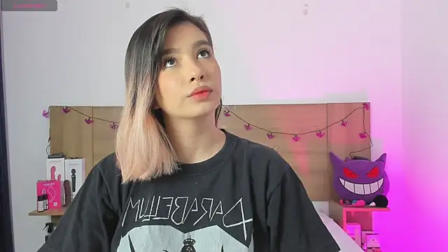 Snapshot of Akatsumi_ chatting on 31, 10, 2025 Akatsumi  online show from 31, 10, 2025