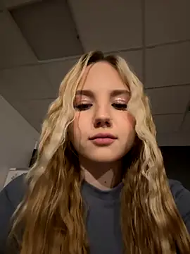 Sky Cutie online show from 13, 9, 2025