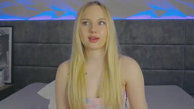 Snapshot of Sky_Cutie chatting on 5, 6, 2026 Sky Cutie online show from 5, 6, 2026