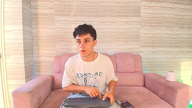 Dani rivass online show from 7, 11, 2025