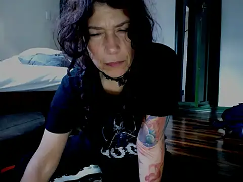Snapshot of fenix_colette chatting on 22, 4, 2026 fenix colette online show from 22, 4, 2026