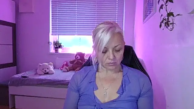 Linsy Kim online show from 20, 11, 2025