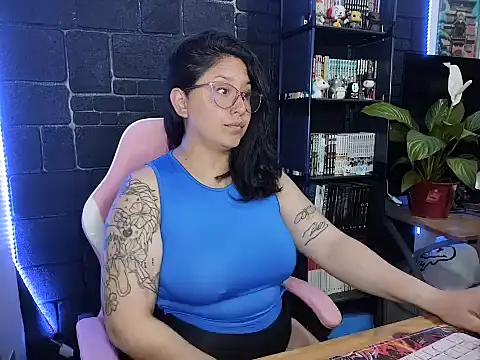 Snapshot of Sweet_yamii chatting on 8, 11, 2025 Sweet yamii online show from 8, 11, 2025