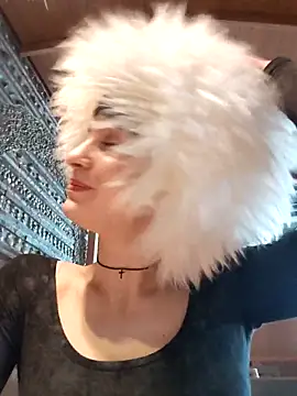 Adeline Perle online show from 13, 10, 2025