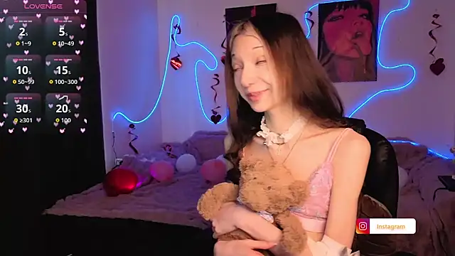 KiraGlam online show from 30, 3, 2026