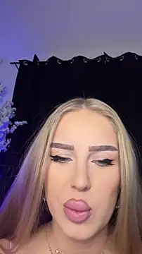 AubrieleRouj1 online show from 19, 2, 2026