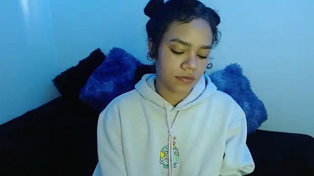 Snapshot of Canela_s1 chatting on 30, 11, 2025 Canela s1 online show from 30, 11, 2025