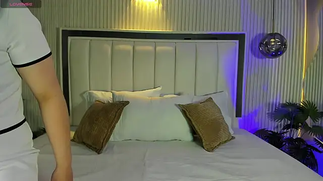 Snapshot of MariathLittle chatting on 24, 10, 2025 MariathLittle online show from 24, 10, 2025