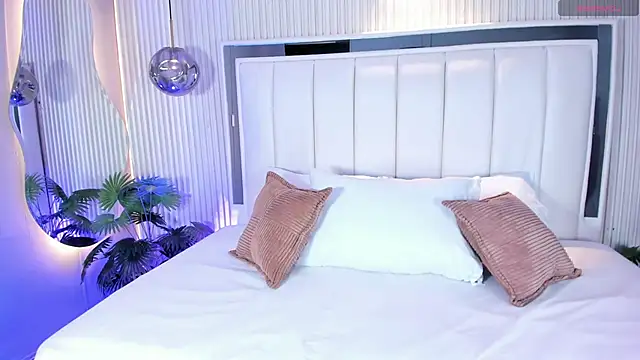 Snapshot of MariathLittle chatting on 28, 10, 2025 MariathLittle online show from 28, 10, 2025