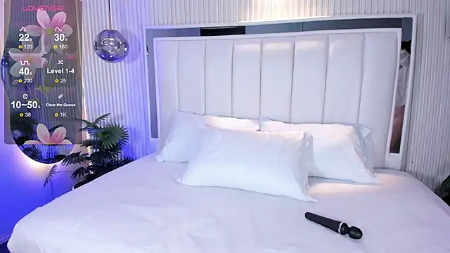 Snapshot of MariathLittle chatting on 14, 11, 2025 MariathLittle online show from 14, 11, 2025