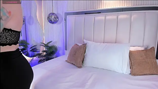 Snapshot of MariathLittle chatting on 18, 11, 2025 MariathLittle online show from 18, 11, 2025