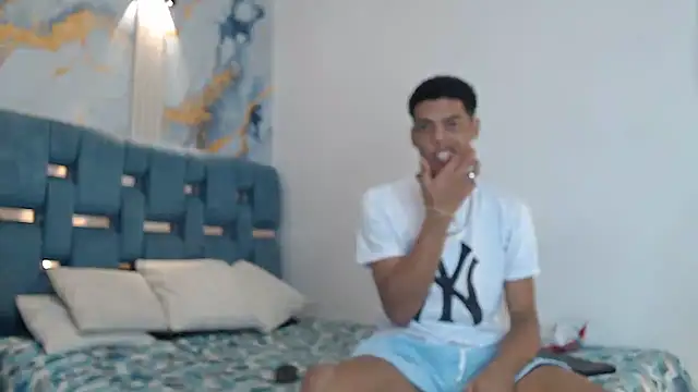 PRETTY FEM online show from 8, 1, 2026