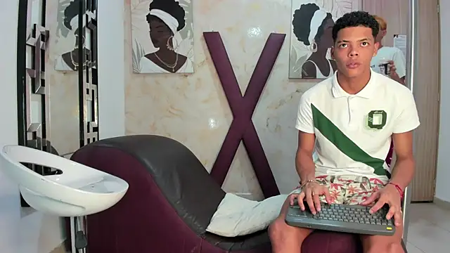 Snapshot of PRETTY_FEM chatting on 17, 6, 2026 PRETTY FEM online show from 17, 6, 2026