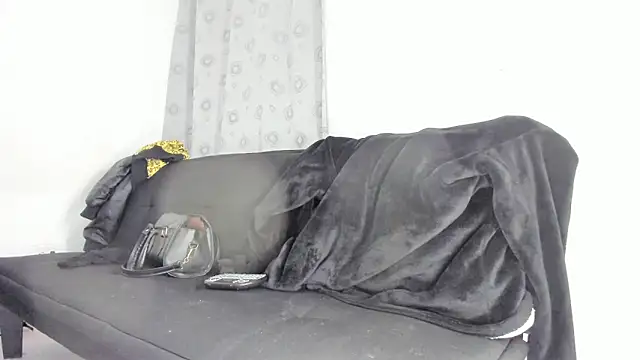 mila dash online show from 8, 11, 2025