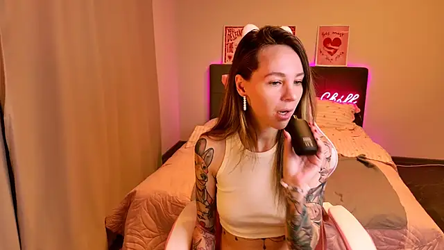 MiaGraham1 online show from 18, 4, 2026