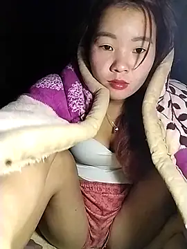 Snapshot of lylylove chatting on 14, 12, 2025 lylylove online show from 14, 12, 2025