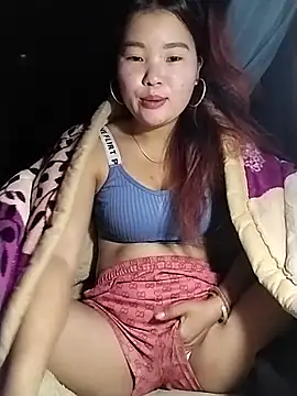 Snapshot of lylylove chatting on 4, 2, 2026 lylylove online show from 4, 2, 2026