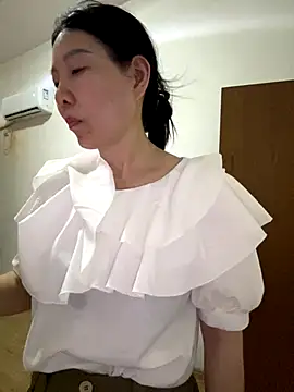 Snapshot of xiiuuff18 chatting on 30, 9, 2025 xiiuuff18 online show from 30, 9, 2025