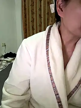 xiiuuff18 online show from 24, 11, 2025