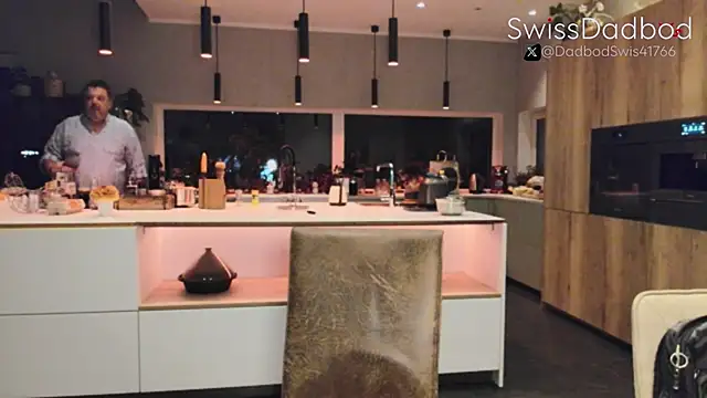 Snapshot of SwissDadbod chatting on 16, 9, 2025 SwissDadbod online show from 16, 9, 2025